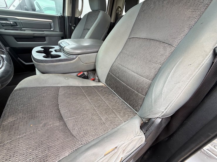 2013-dodge-ram-1500-image-46