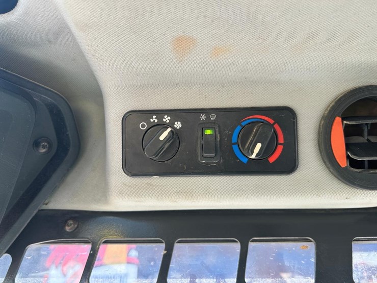 2021-bobcat-s76-image-24