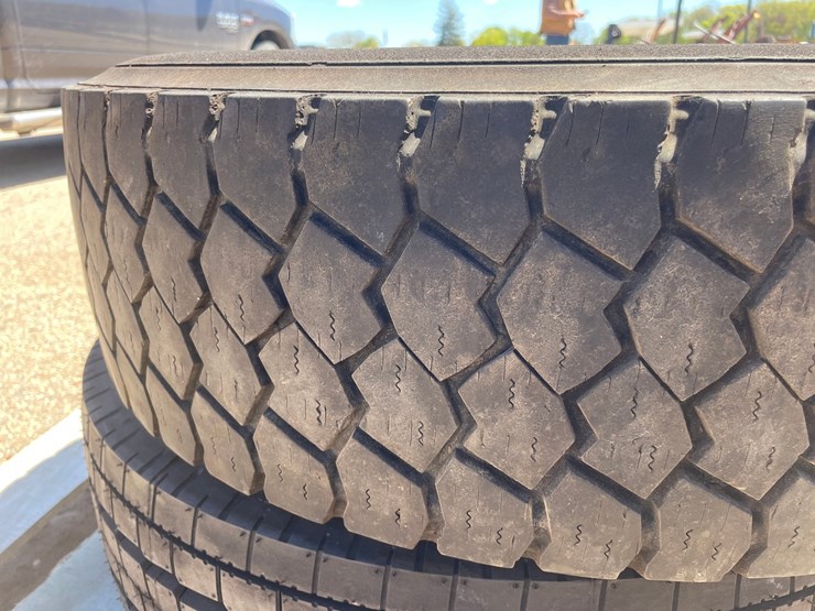 #8789-•-(2)-tires-image-6