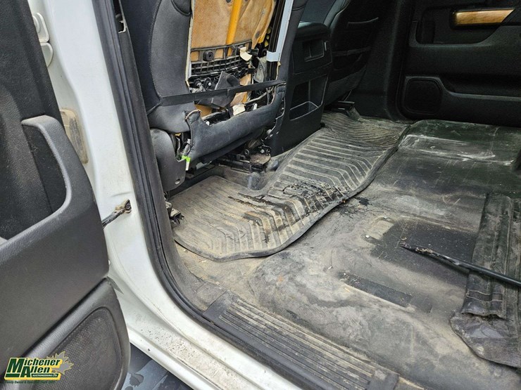 2015-chevrolet-silverado-1500-image-26