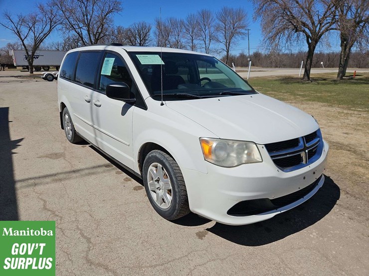 2011-dodge-grand-caravan-image-2
