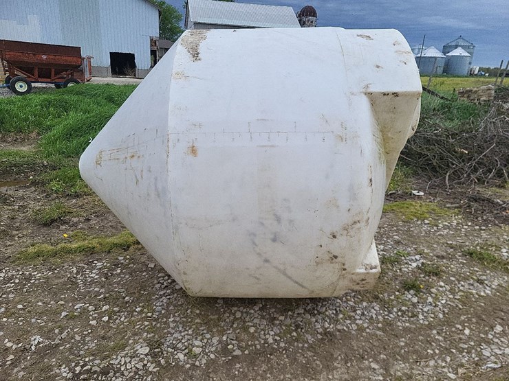 poly-coned-bottom-tank-image-5