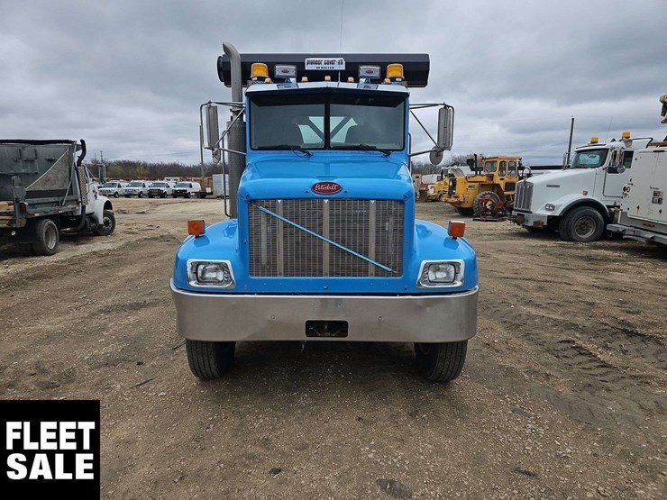 2003-peterbilt-330-image-5
