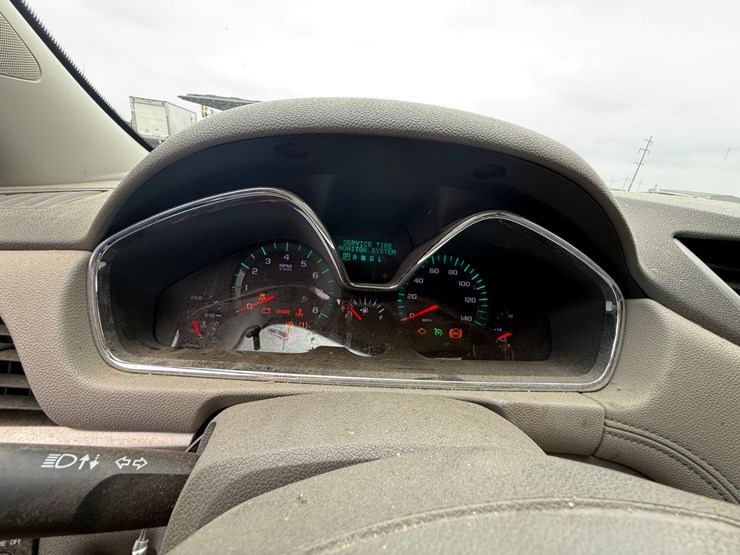 2013-chevrolet-traverse-image-36