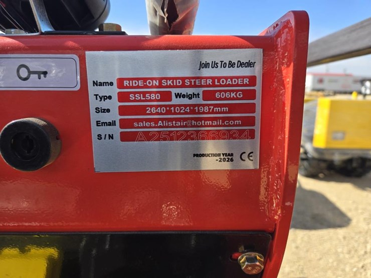 #665-•-new-sdlanch-ssl580-mini-track-skid-steer--ride-on-image-4