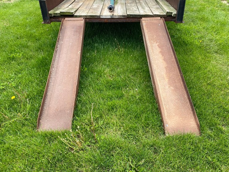 16’-tandem-axle-trailer-with-ramps-(-no-title)-image-12