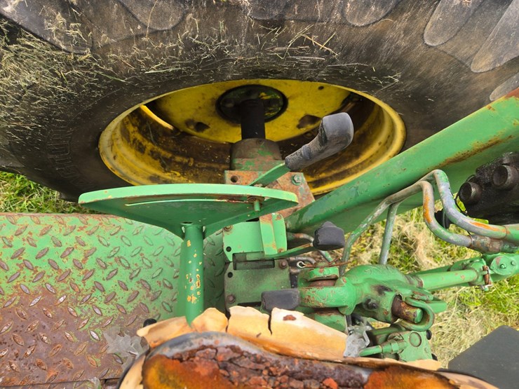 john-deere-2840-image-32
