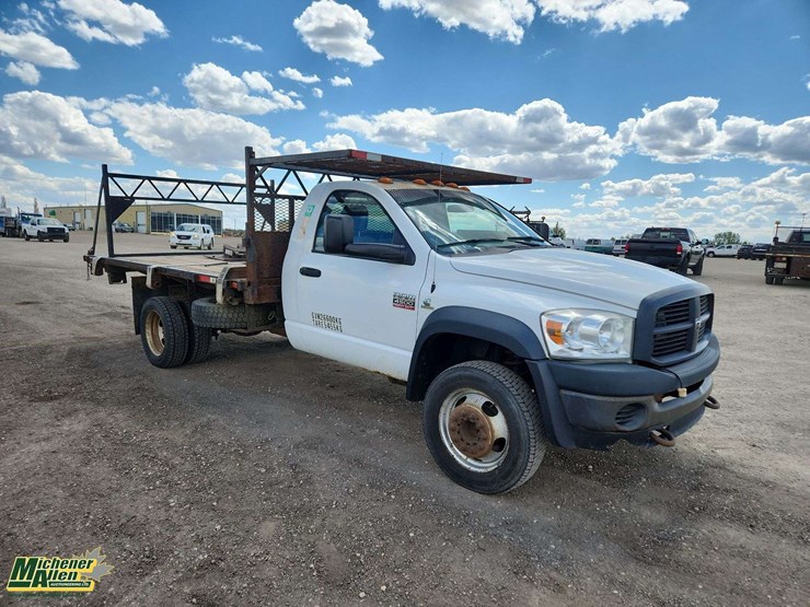 2009-dodge-ram-4500-image-2