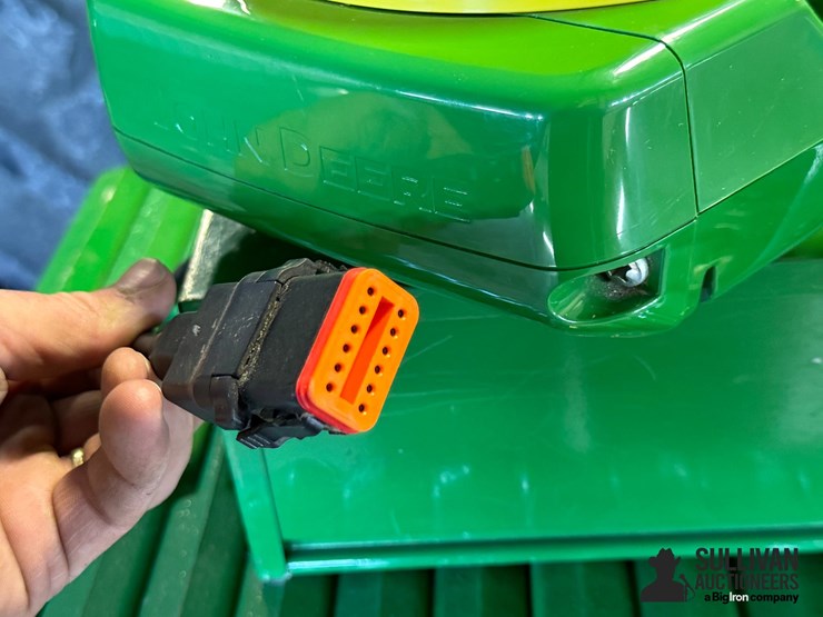 2023-john-deere-7000-image-3