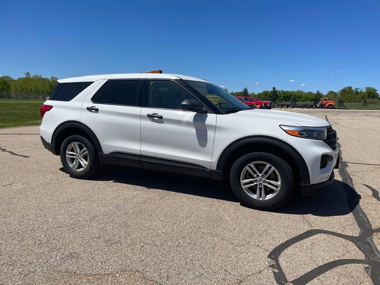 2022-ford-explorer-image-4