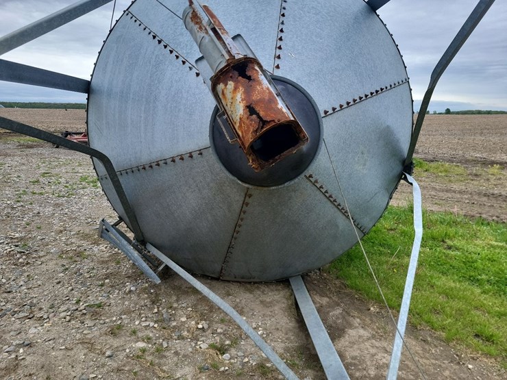feed-bin-w/stand-image-10