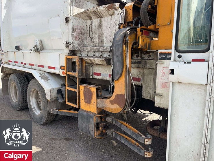 international-workstar-7400-image-23