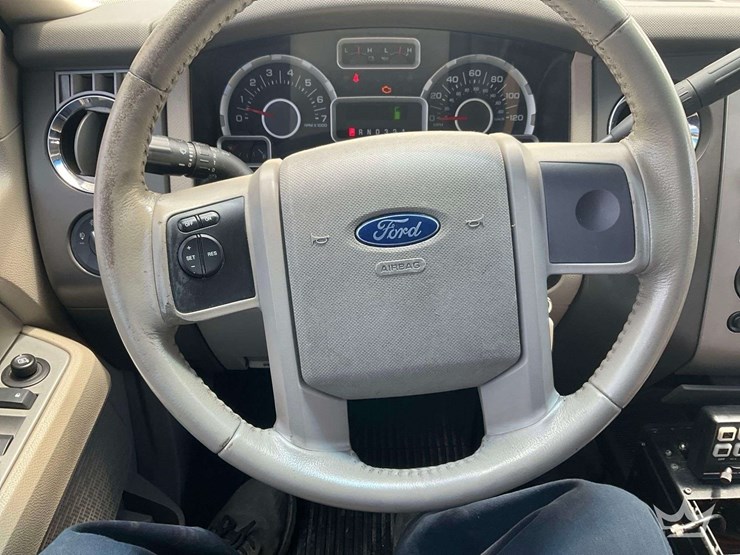 2012-ford-expedition-image-14
