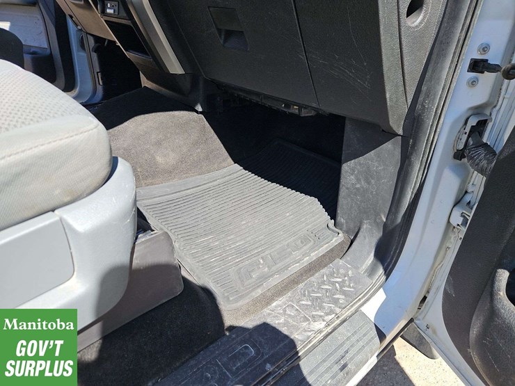 2014-ford-f150-image-25