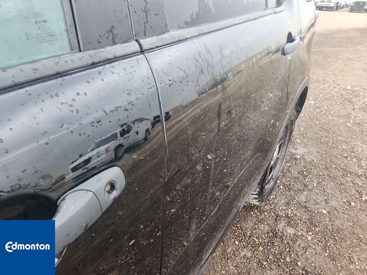 2018-ford-explorer-image-32