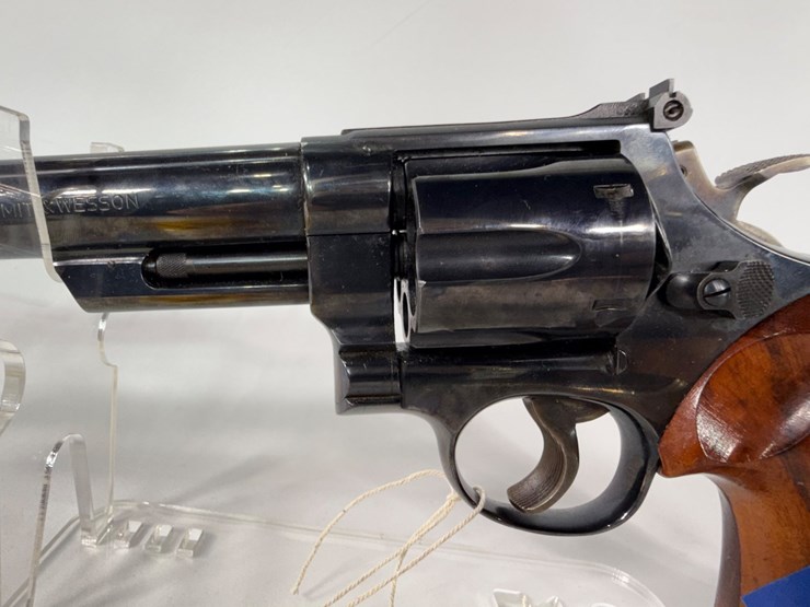 #60-•-smith-&-wesson-29-2-44mag-revolver-n330311-image-5