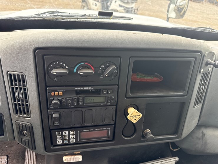 2004-international-durastar-4300-image-48