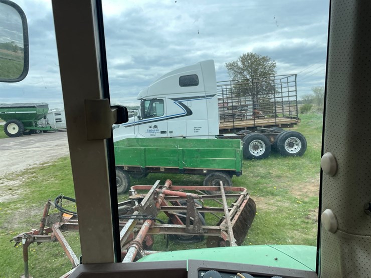 john-deere-7600-image-63