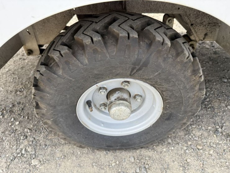 2019-taylor-dunn-bigfoot-electric-utility-cart-image-9