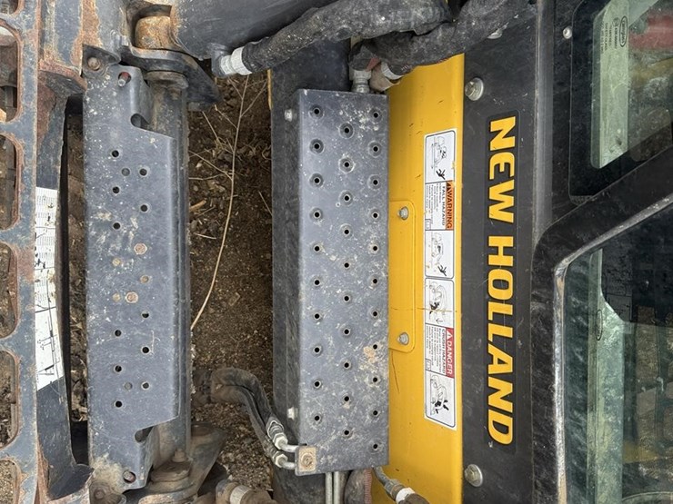 2021-new-holland-c332-image-26