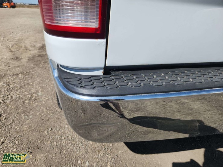 2014-dodge-1500-image-43