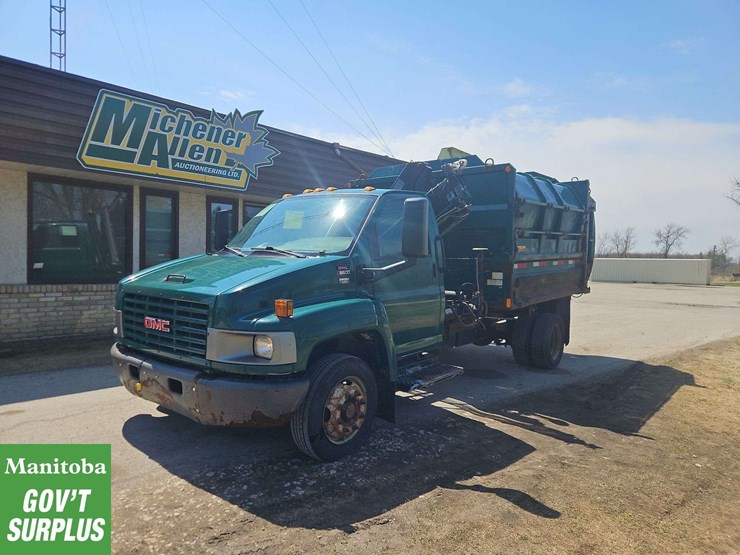 2005-gmc-topkick-c5500-image-1