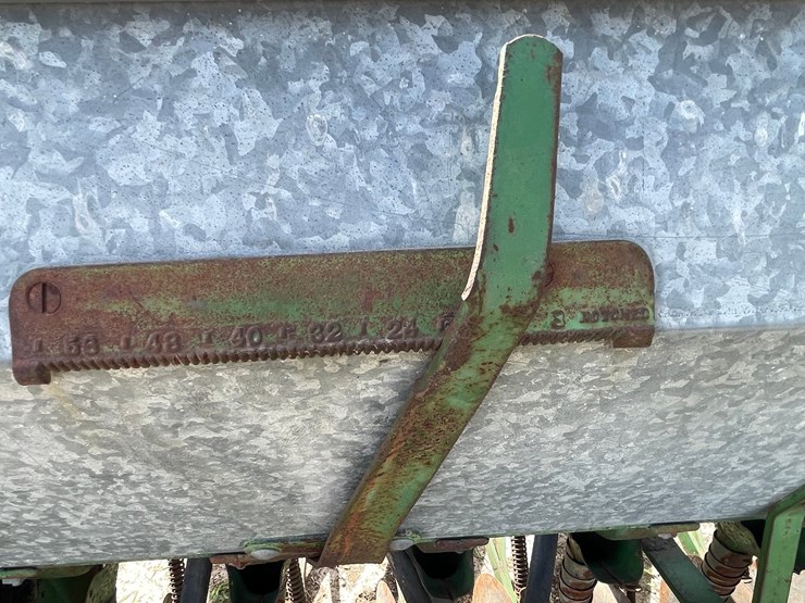 john-deere-8-image-15