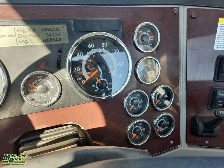 2021-western-star-5700xe-image-10