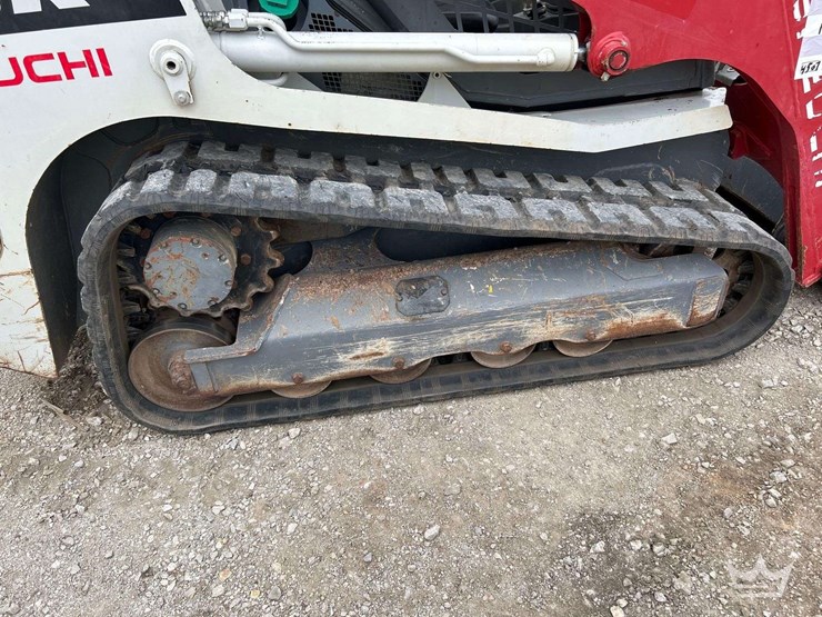 skid-steer-image-23