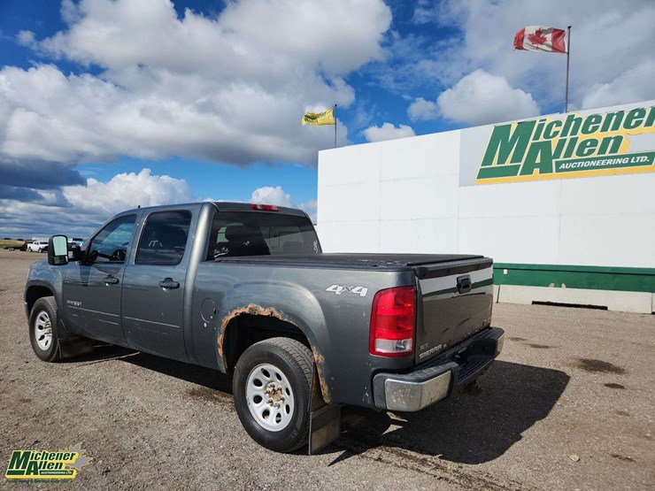 2011-gmc-sierra-1500-sl-image-3