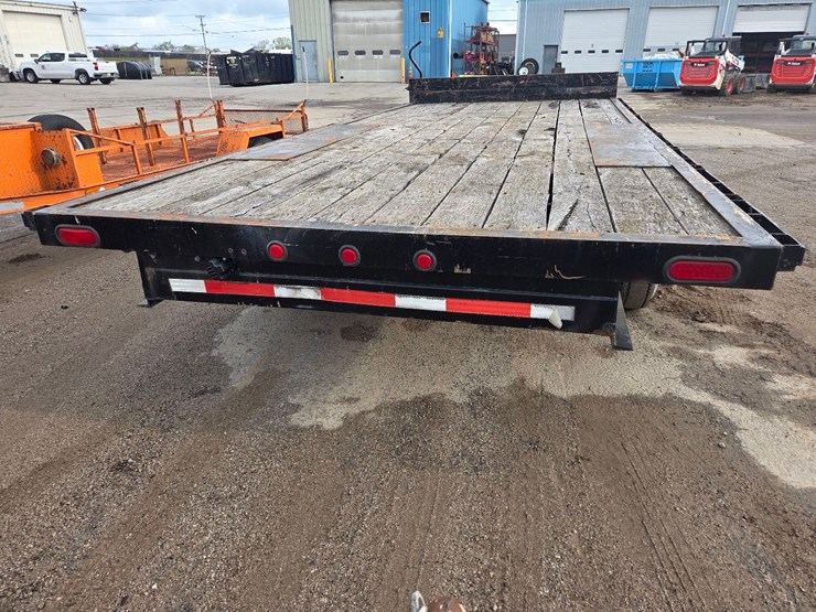 1999-18'x102"-flatbed-trailer-image-15