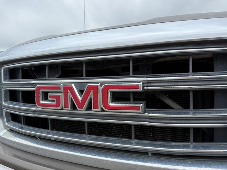2015-gmc-1500-image-44