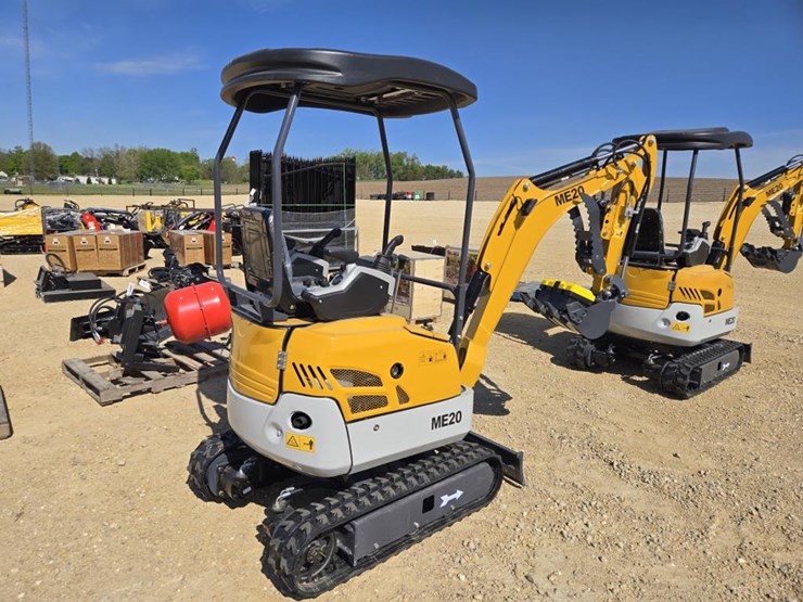 #700-•-new-sdlanch-me20-mini-excavator-image-5