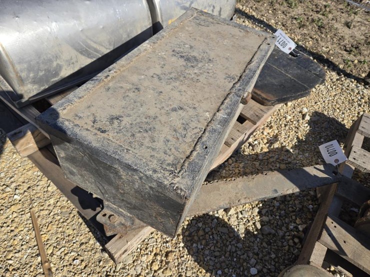 #710-•-tool-box-for-weights-on-frame---came-off-7140-image-1