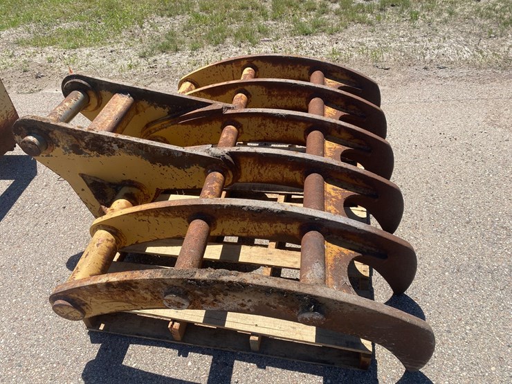 #8764-•-excavator-rock-rake-image-1