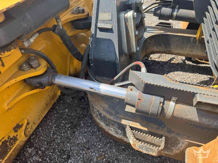 2021-deere-850l-wlt-image-23