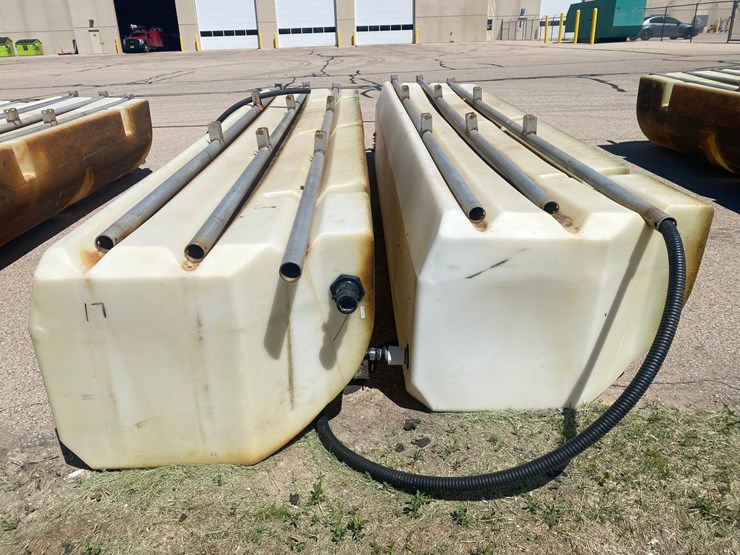 #8776-•-(2)-brine/-liquid-applicator-tanks-image-3