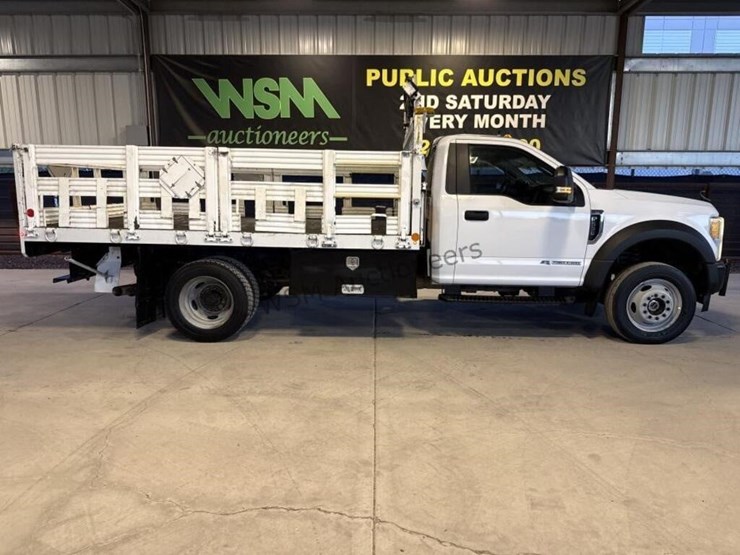 2017-ford-f550-image-1