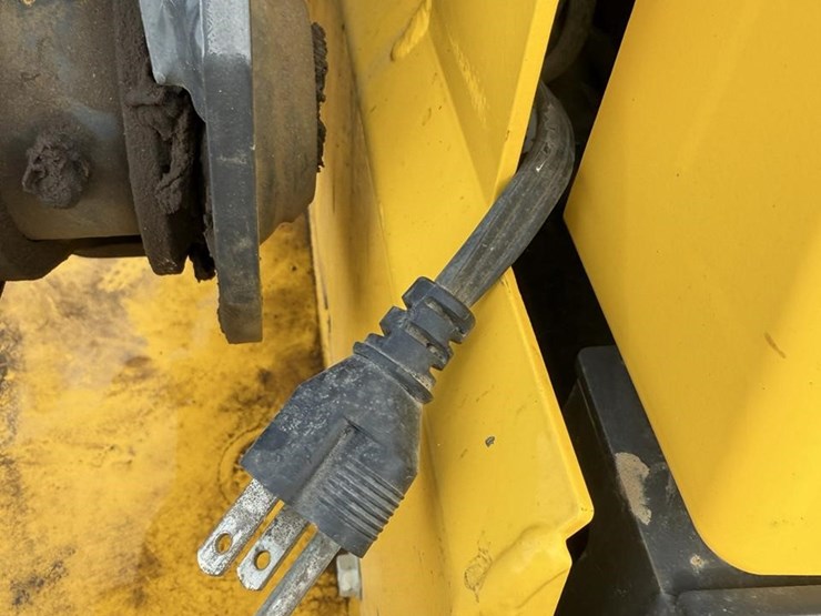 2021-new-holland-c332-image-19
