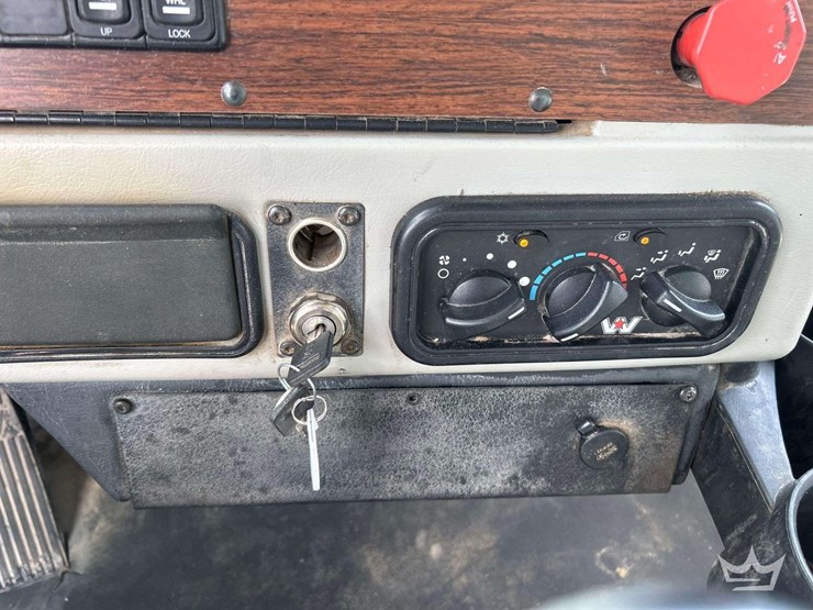 2016-western-star-4900-image-19