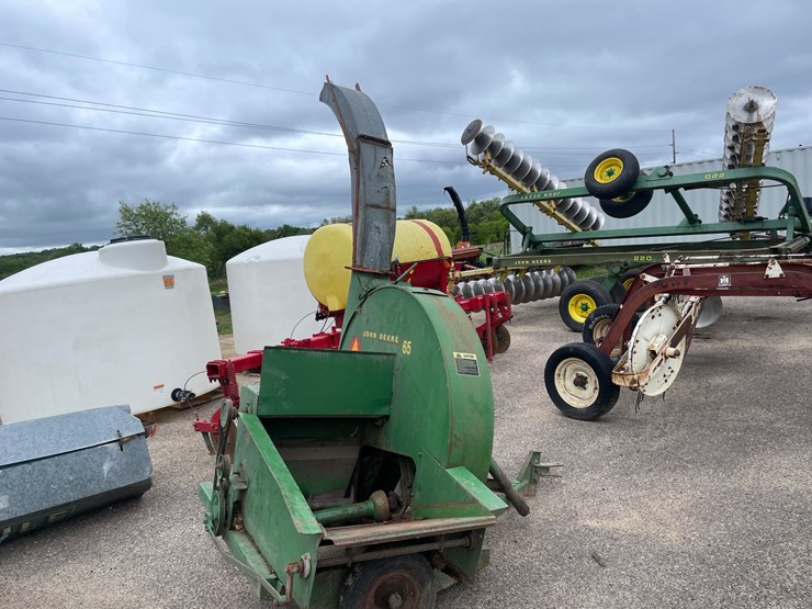 john-deere-65-image-3