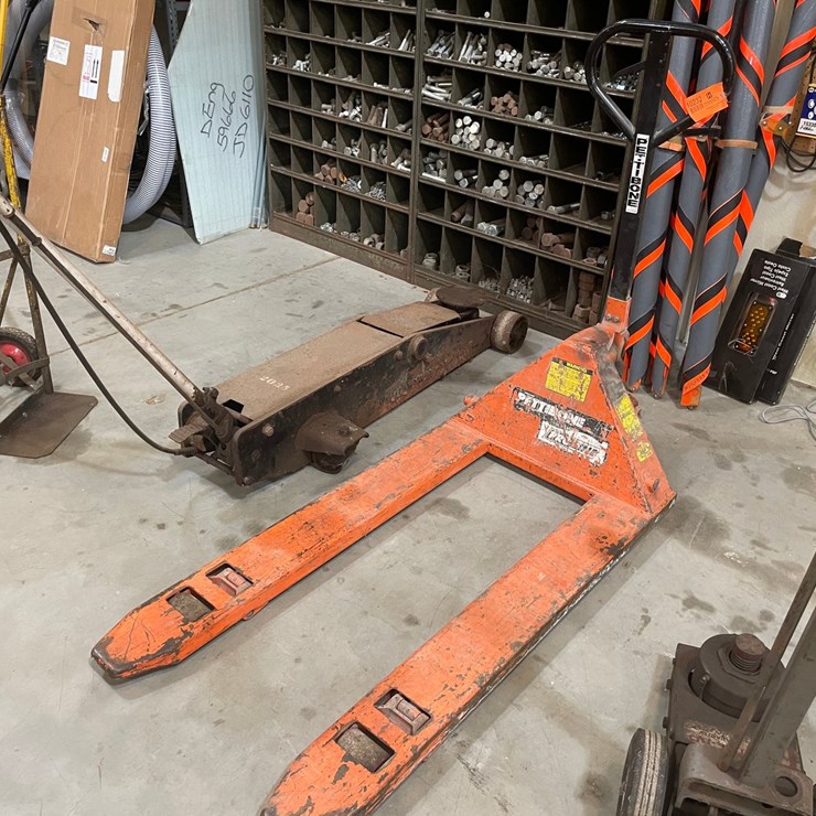 #10232 • Pettibone 5,500lbs Pallet Jack