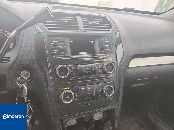 2018-ford-explorer-image-18
