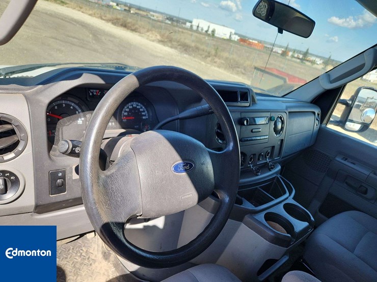 2014-ford-cargo-image-20