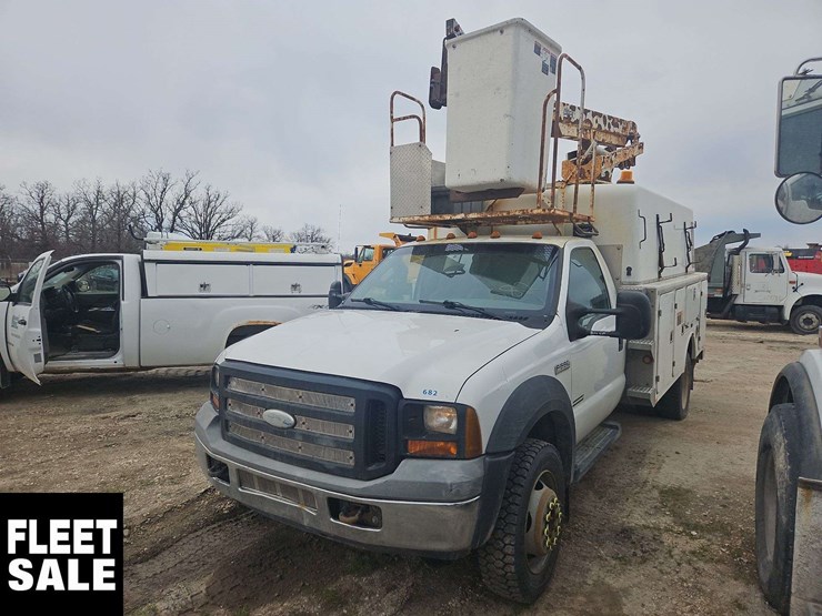 2006-ford-f550-image-1