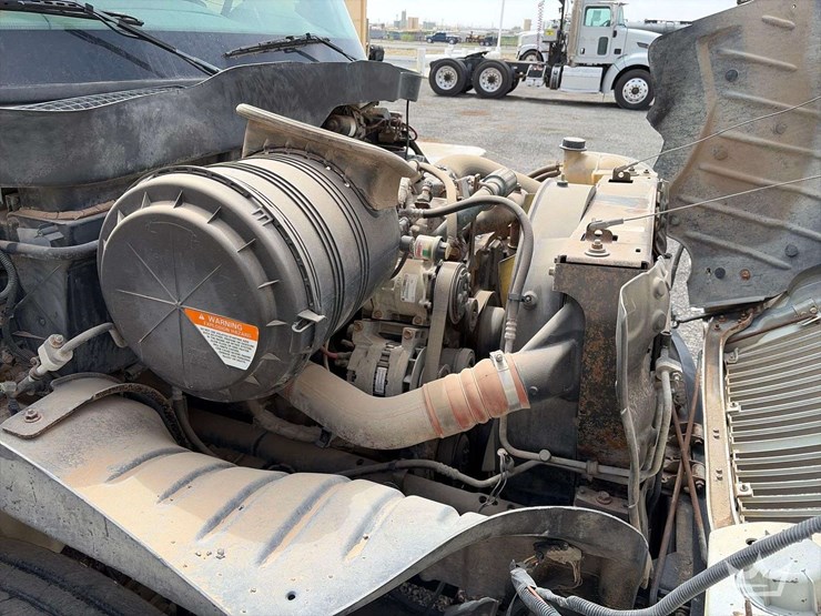 2007-international-durastar-4300-image-13