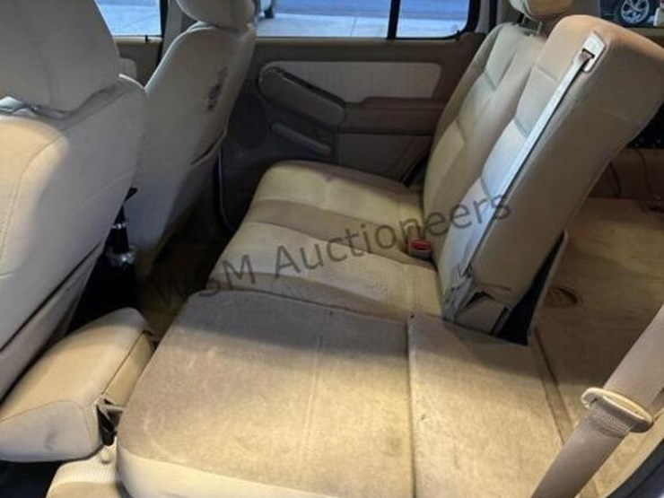 2009-ford-explorer-image-24