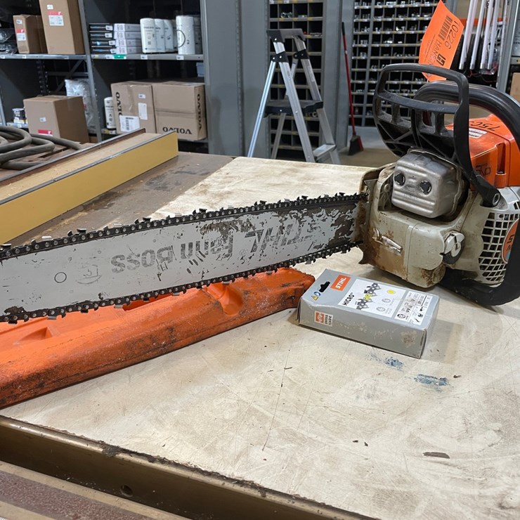 #10226 • Stihl MS271 Chainsaw