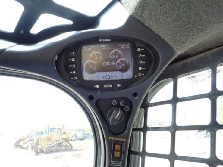 2021-bobcat-t770-image-12