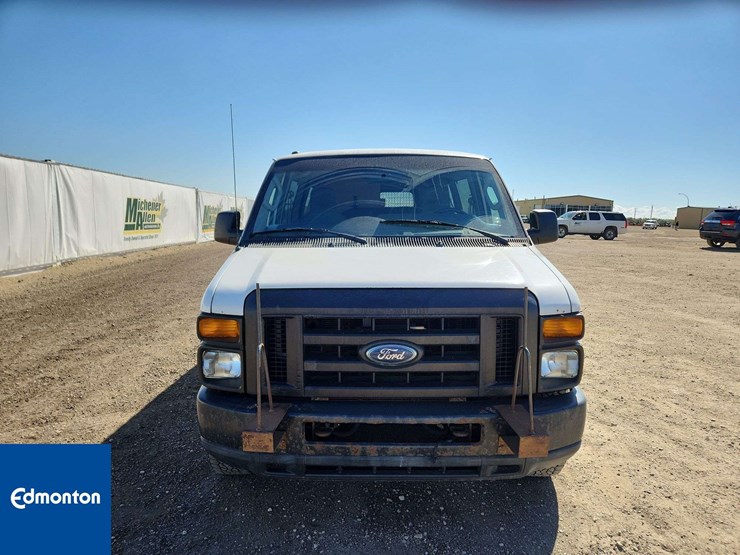 2011-ford-cargo-image-19